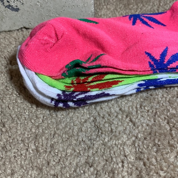 HEMP LEAF ANKLE SOCKS 🌟 - Picture 4 of 5